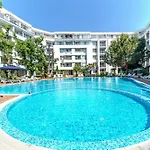 D9 Yassen Hv Апартамент *