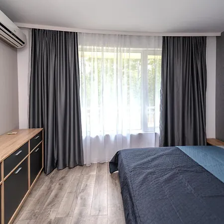 D9 Yassen Hv * Napospart